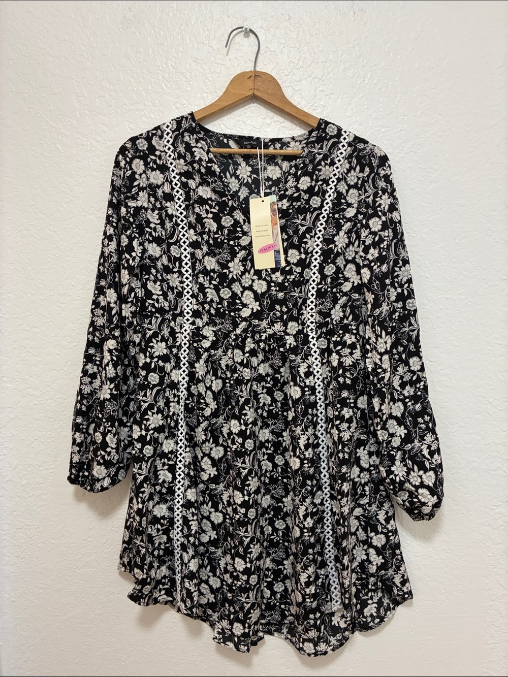 Black & White Floral dress NWT